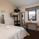 Host Wise - Impressive Restful Apartment *