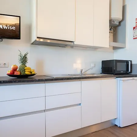 Host Wise - Impressive Restful *